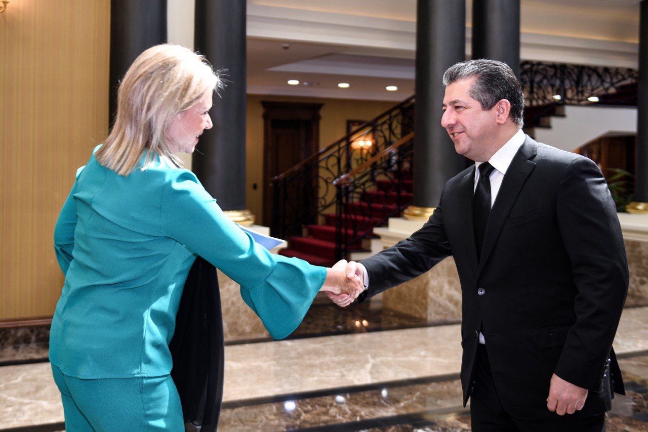 Kurdistan Region Prime Minister Masrour Barzani (right) shaking hands with the head of the United Nations Assistance Mission to Iraq (UNAMI) Jeanine Hennis-Plasschaert, Sept. 30, 2023. (Photo: KRG)