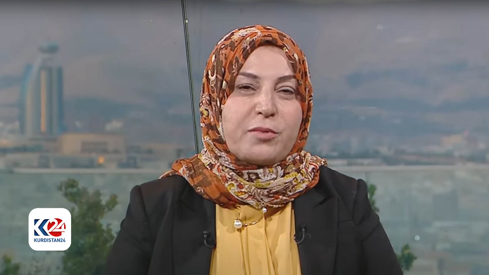 نه‌زاكه‌ت حوسێن، پسپۆڕی ڕاگه‌یاندن