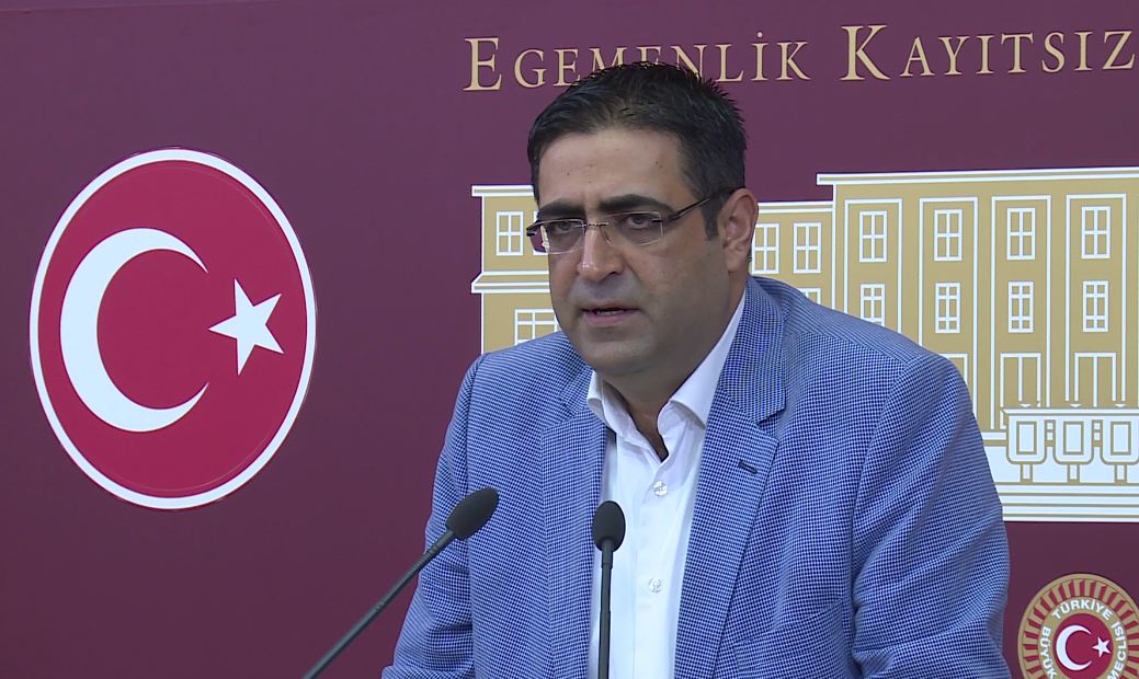 Îdrîs Baluken helwêsta Leyla Zana rexne dike