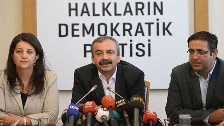 Di proseya çareseriyê de gotûbêj ligel kê tên kirin?