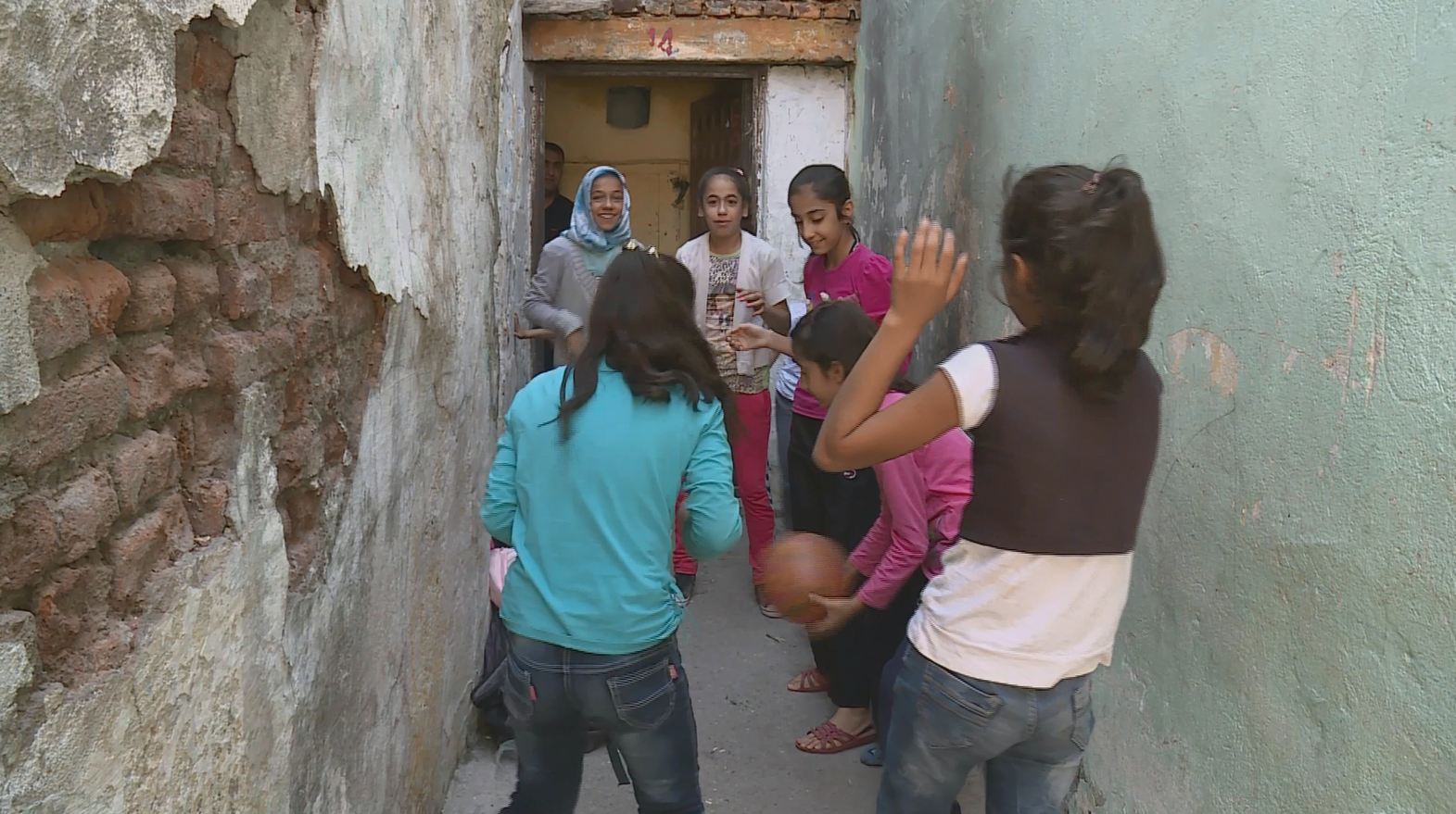 Serpêhatiya malbateke ku ji ber şerê li Sûrê koçber bûye