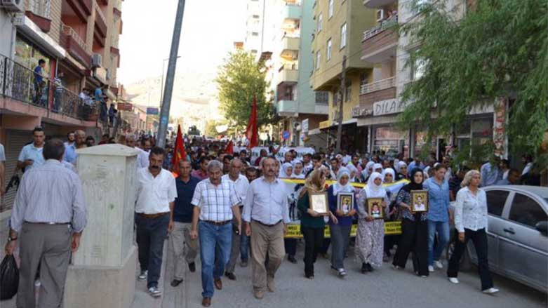 Li Amedê meşek bo piştgîriya Farqînê birêve diçe