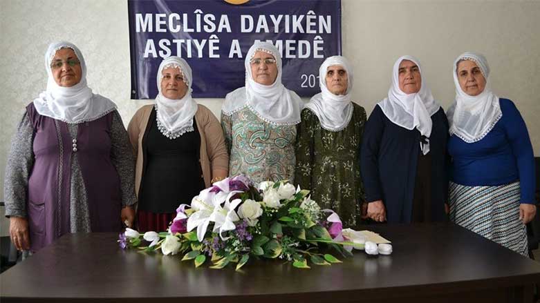 Dayikên aştiyê li parlementoya Tirkiyê amade dibin