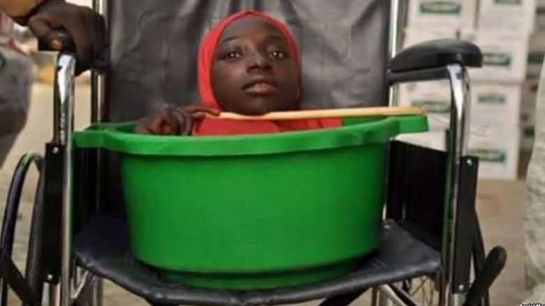 ئه‌و كچه‌ی ته‌واوی ژیانی له‌ ته‌شتێكی پلاستیكیدا به‌سه‌ربرد كۆچی دوایی كرد