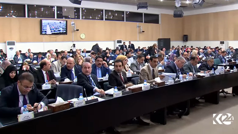 نائبة كوردية تقول إن العبادي رهن موازنة كوردستان بواردات نفط كركوك