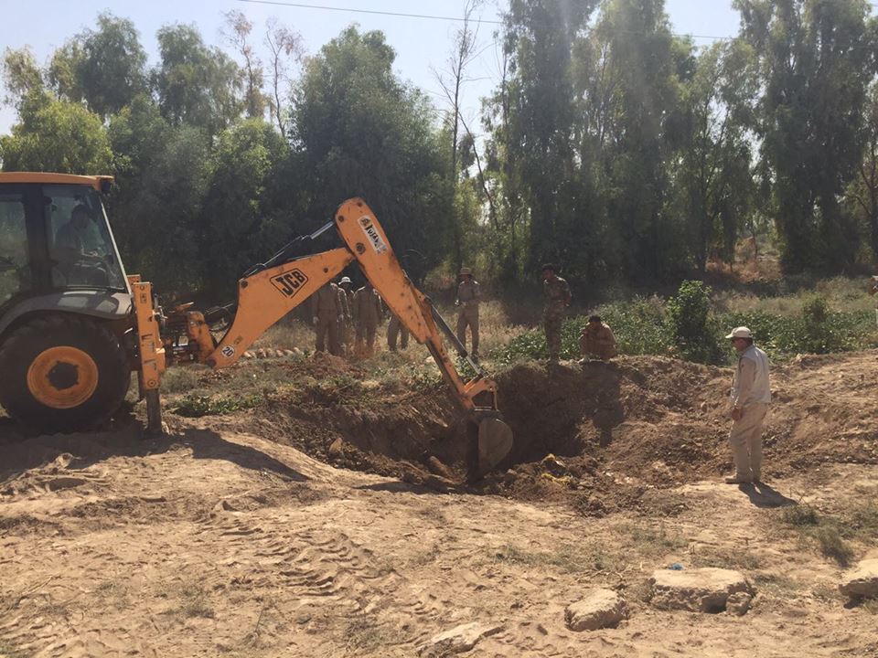 بە وێنە...لە گەرمیان جبەخانەیەكی چەك و تەقەمەنی دەدۆزرێتەوە