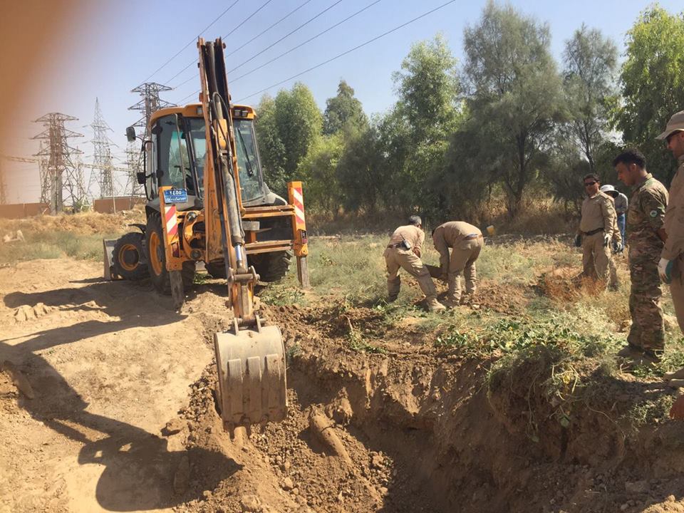 بە وێنە...لە گەرمیان جبەخانەیەكی چەك و تەقەمەنی دەدۆزرێتەوە