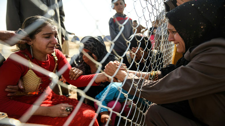بعد سنتين من الغياب ..نازحون موصليون جدد يلتقون بأفراد من عوائلهم (بالصور)