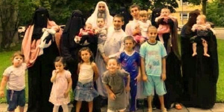په‌نابه‌رێكی سوری له‌ ئه‌ڵمانیا به‌ 4 ژن و 22 منداڵ مانگانه‌ 30 هه‌زار یۆرۆی هه‌یه‌