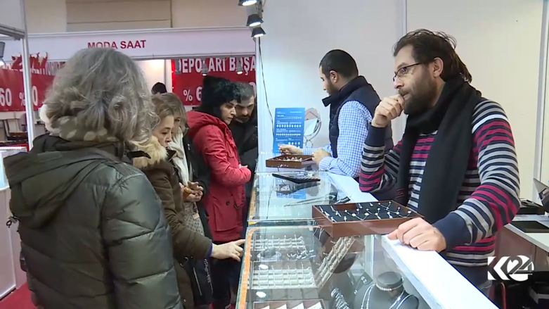 بالصور.. كورد تركيا يستقبلون العام الجديد بقلوب حزينة