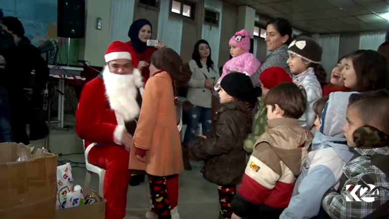 بالصور.. القامشلي تحتفل برأس السنة وتستذكر ضحايا العام الماضي