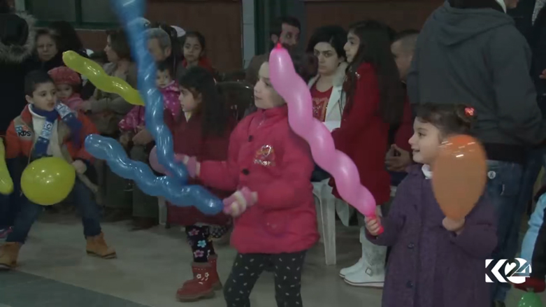 بالصور.. القامشلي تحتفل برأس السنة وتستذكر ضحايا العام الماضي