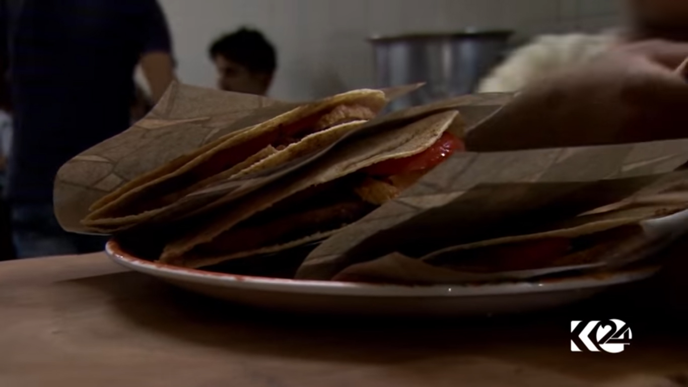 بالصور.. أقدم مطعم في القامشلي