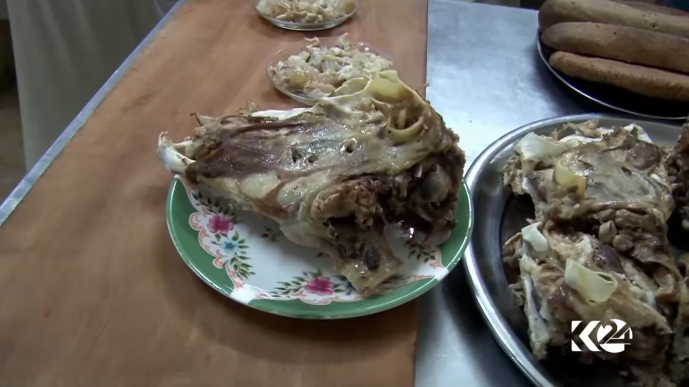 بالصور.. أقدم مطعم في القامشلي