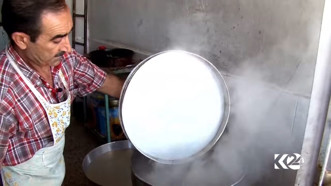 بالصور.. أقدم مطعم في القامشلي