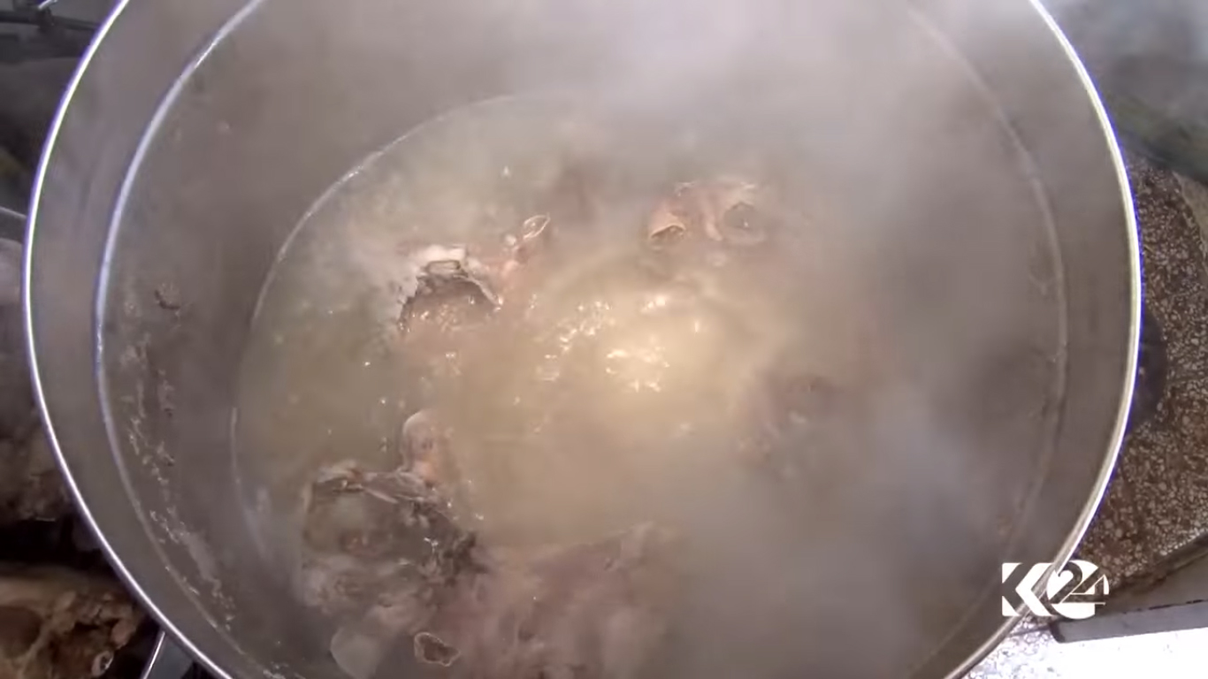 بالصور.. أقدم مطعم في القامشلي