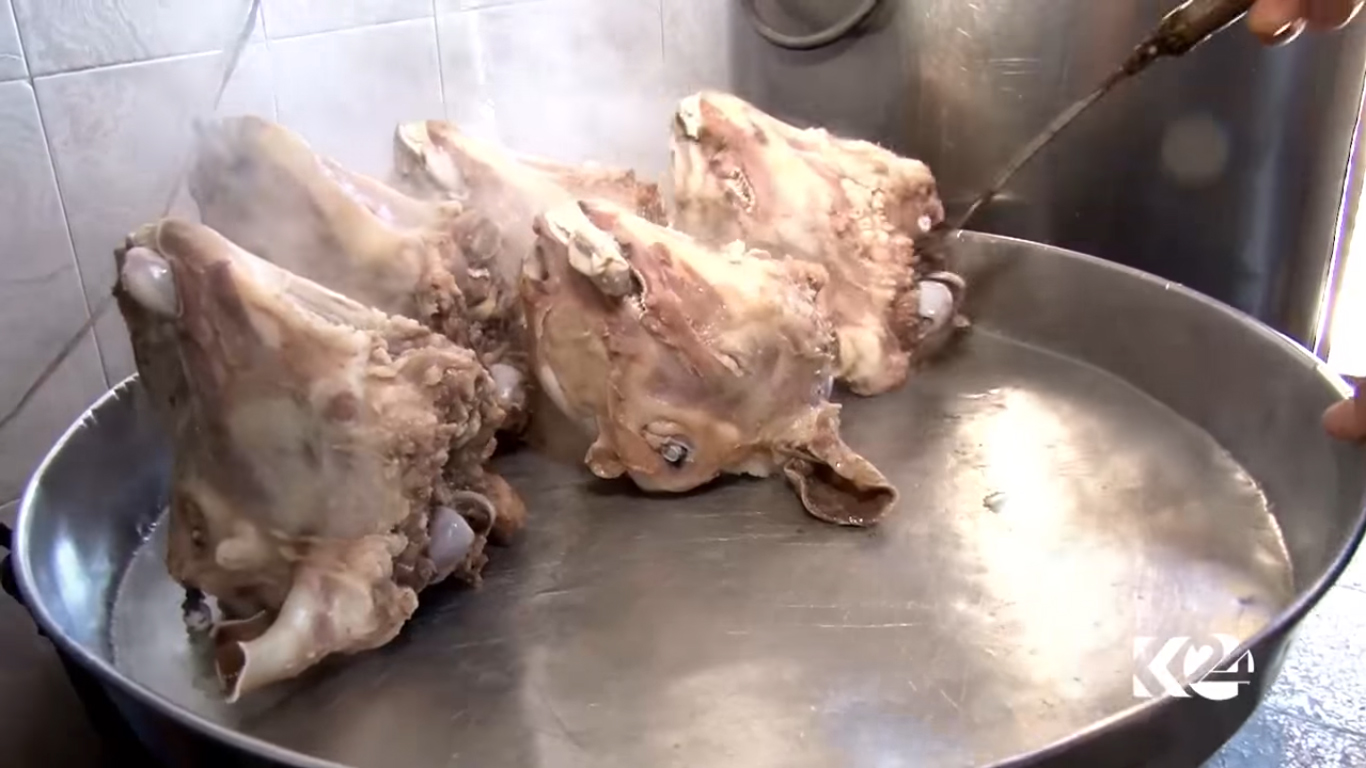 بالصور.. أقدم مطعم في القامشلي