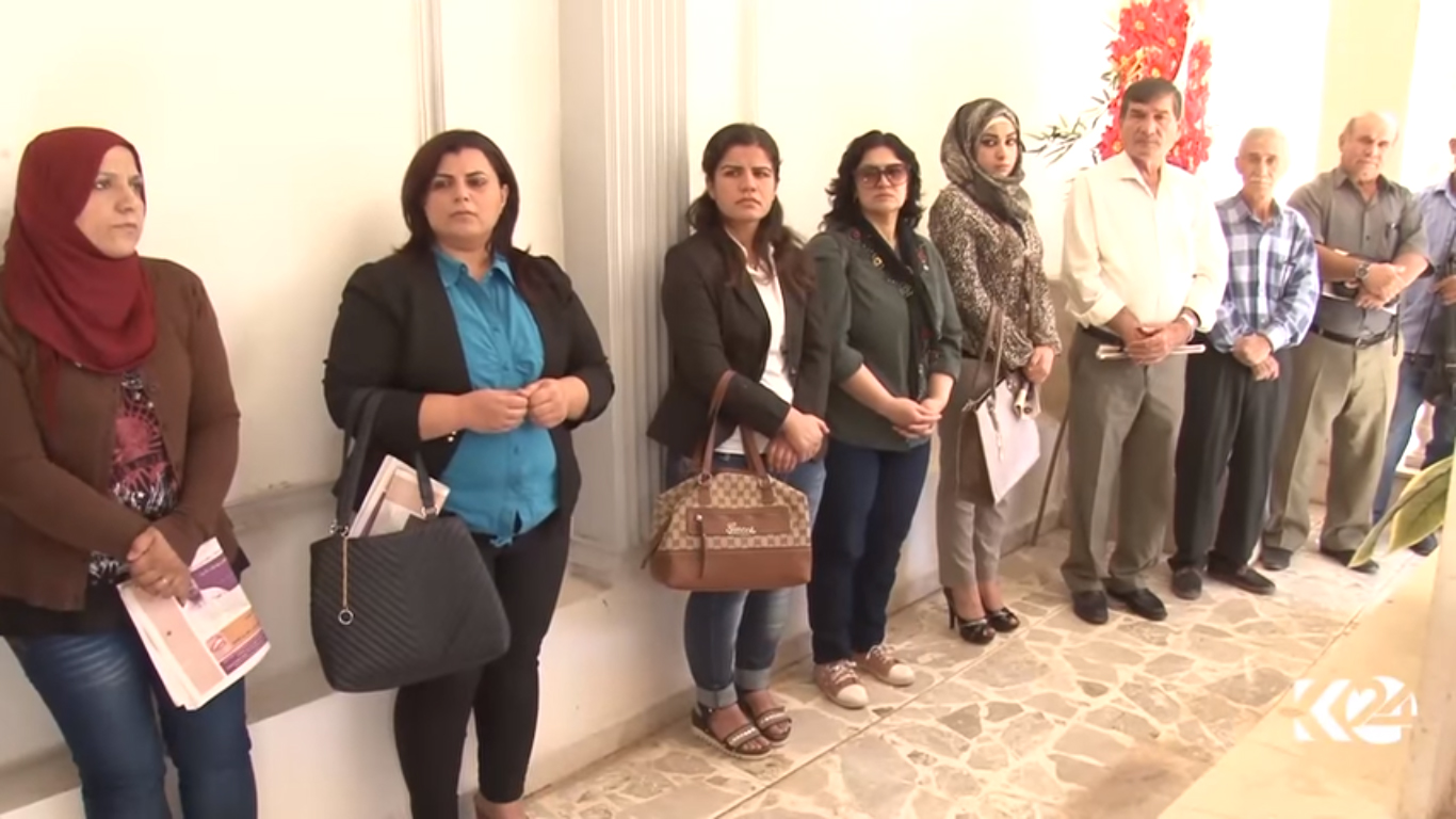 بالصور.. اهالي القامشلي يحيون ذكرى وفاة الشاعر جكرخين