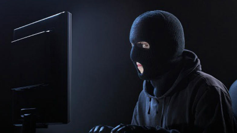 أساليب ملتوية وفايروسات.. "أقوى هاكرز" يميط اللثام عن "جيش الخلافة الالكتروني" في العراق