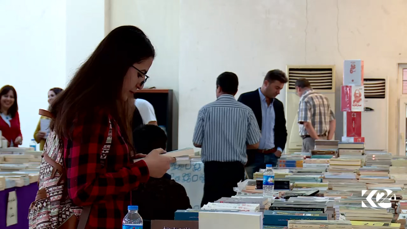 بالصور.. اقرار نظام الكتروني ومعرض للكتاب بمناسبة مرور 72 عاما على مكتبة السليمانية