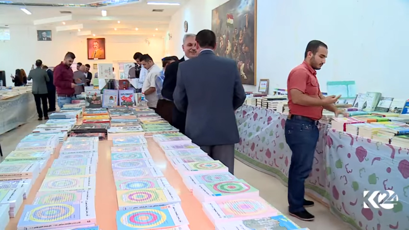 بالصور.. اقرار نظام الكتروني ومعرض للكتاب بمناسبة مرور 72 عاما على مكتبة السليمانية