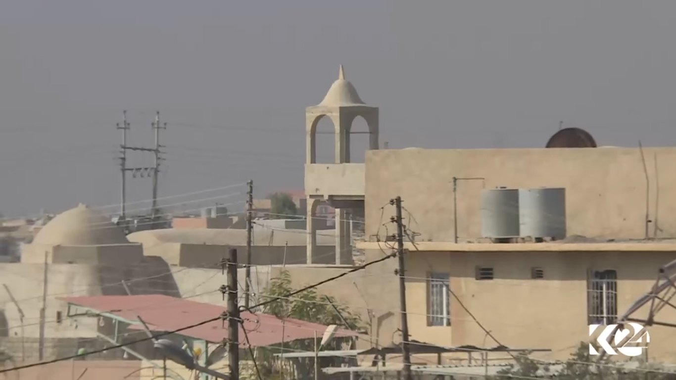 بالصور.. كوردستان24  تقرع أجراس إحدى كنائس برطلة بعد تحريرها 