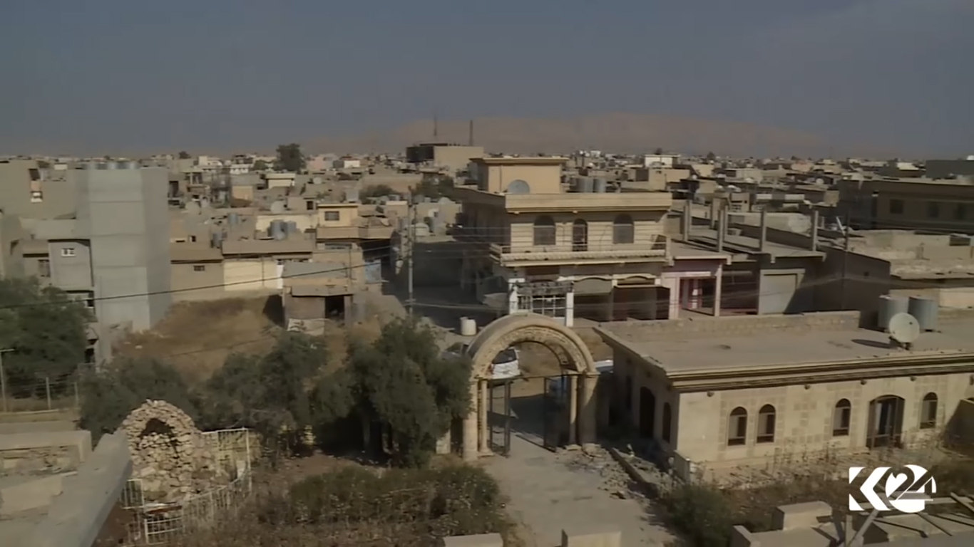 بالصور.. كوردستان24  تقرع أجراس إحدى كنائس برطلة بعد تحريرها 