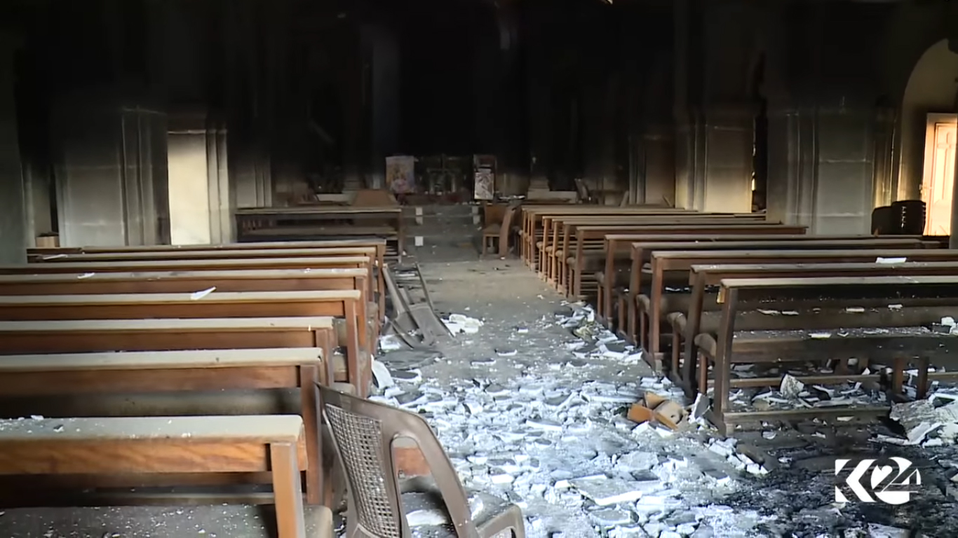 بالصور.. كوردستان24  تقرع أجراس إحدى كنائس برطلة بعد تحريرها 