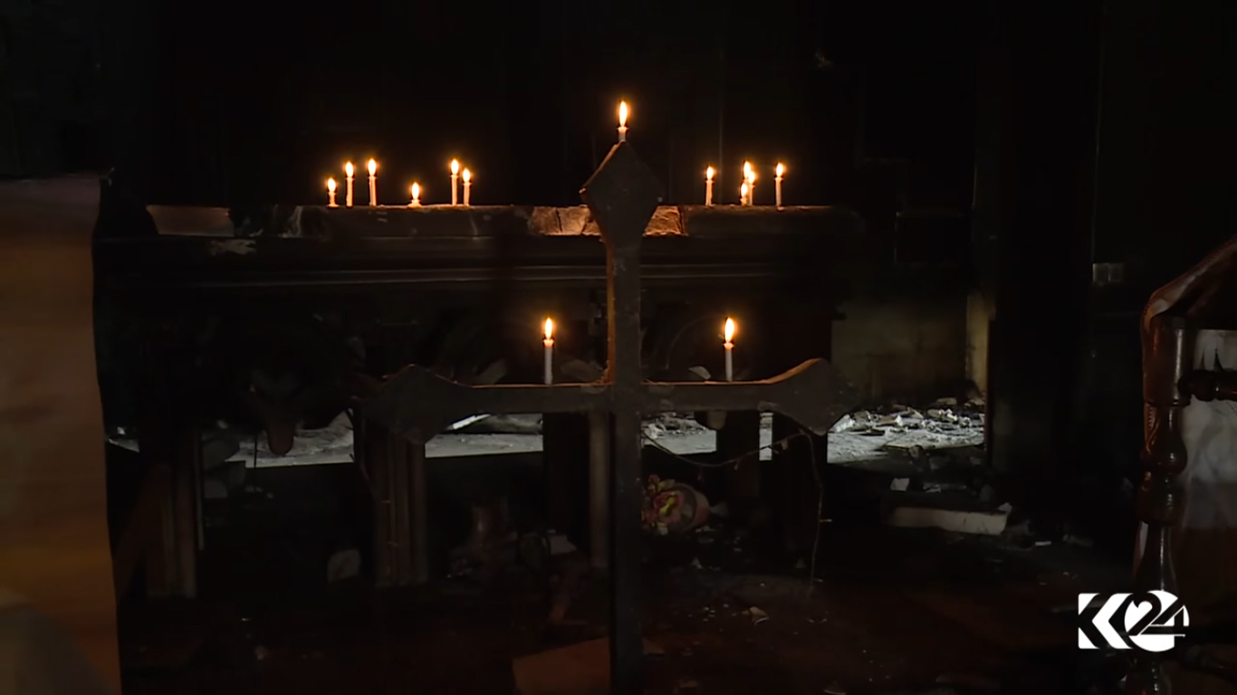 بالصور.. كوردستان24  تقرع أجراس إحدى كنائس برطلة بعد تحريرها 