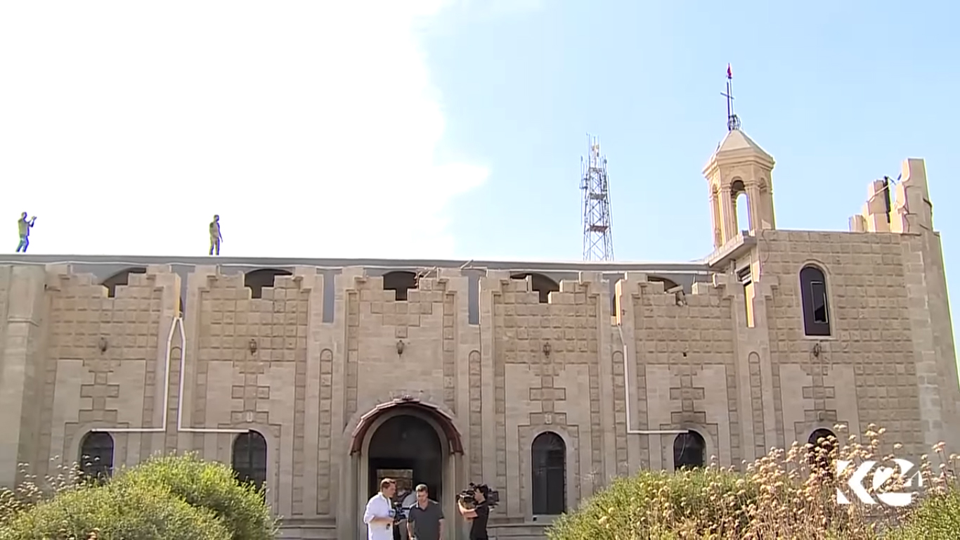 بالصور.. كوردستان24  تقرع أجراس إحدى كنائس برطلة بعد تحريرها 