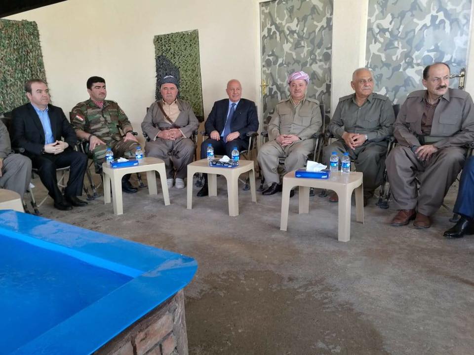 President Barzani meets with Acting Minister of Peshmerga and Peshmerga commanders in Makhmur. 