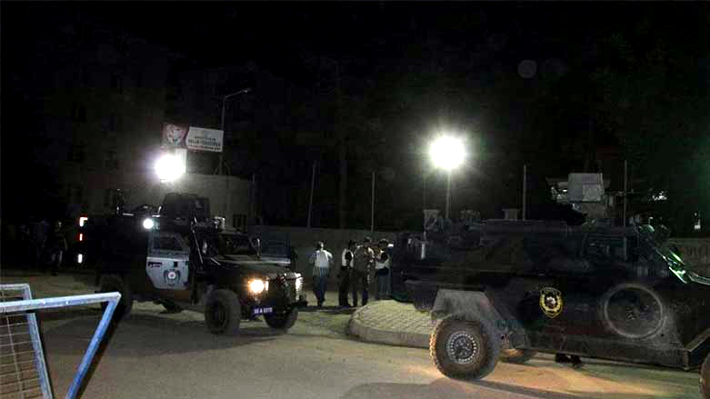 لە ئامەد سەربازێك كوژرا و 29ی دیكەش برینداربوون