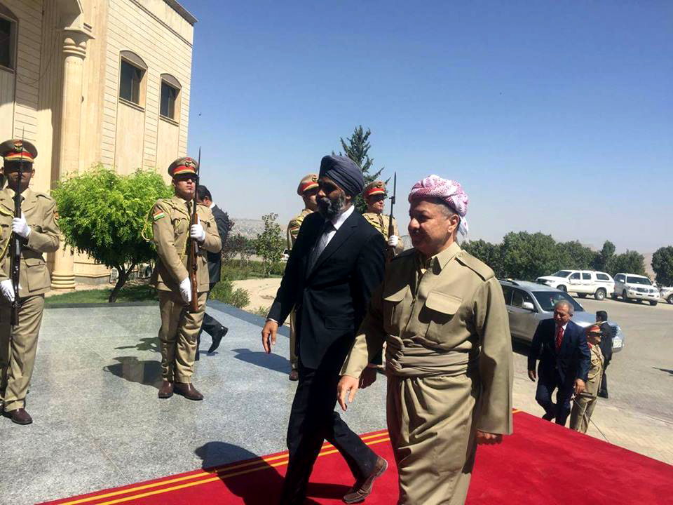 بارزاني ووزير دفاع كندا يجريان محادثات بشأن حرب داعش