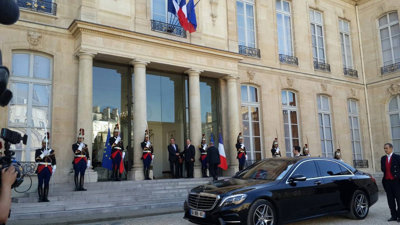 بارزانی گه‌یشته‌ كۆشكی سه‌رۆكایه‌تی فه‌ڕه‌نسا