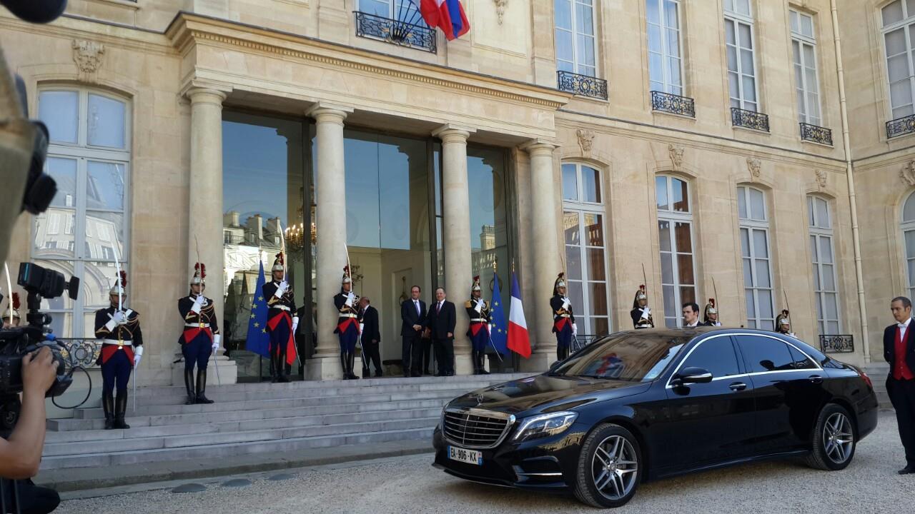 بارزانی گه‌یشته‌ كۆشكی سه‌رۆكایه‌تی فه‌ڕه‌نسا