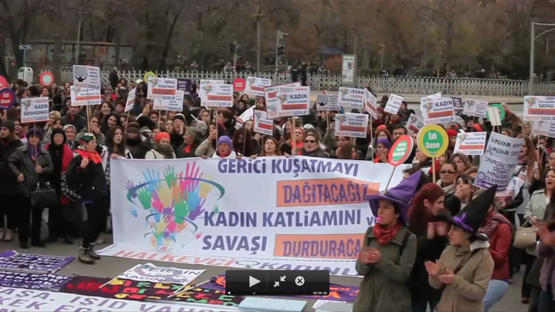 Li Tirkiyê gelek jin tên kuştin û rûbirûyê gefan dibin