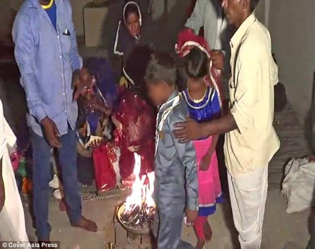 به‌ وێنه‌ و ڤیدیۆ.. هاوسه‌رگیری منداڵان له‌ هیندستان ببینه‌