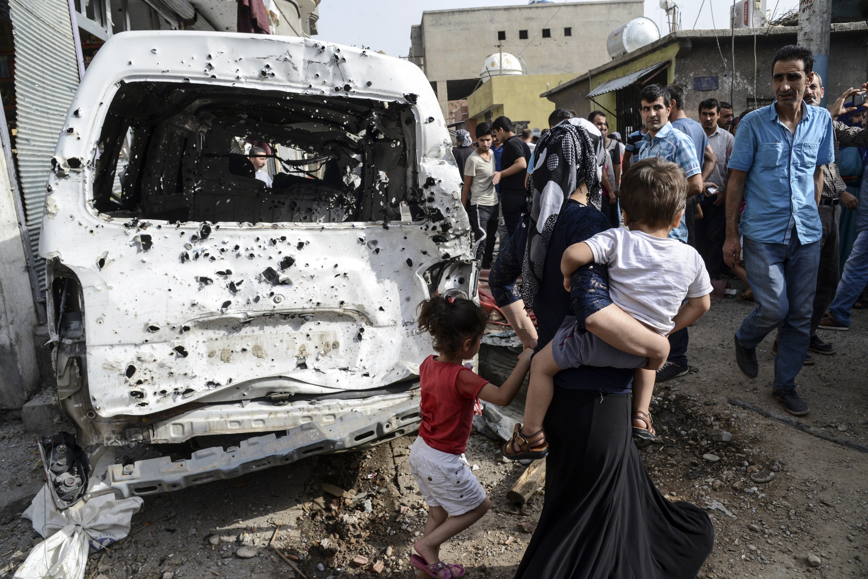 Cizîr: Serpêhatiya Mirov, Kevir û Ajelan