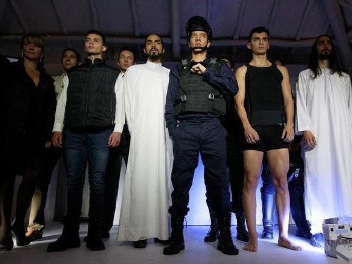 دشداشه‌ی گوللـه‌نه‌بڕیش په‌یدابوو