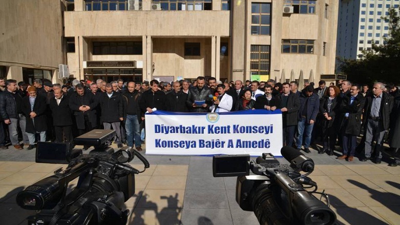 Kurdish-held municipalities under fire in Turkey