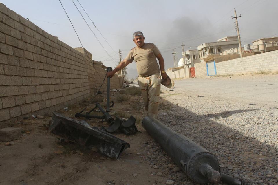 بالصور.. القوات العراقية تواصل تطهير قرى القيارة