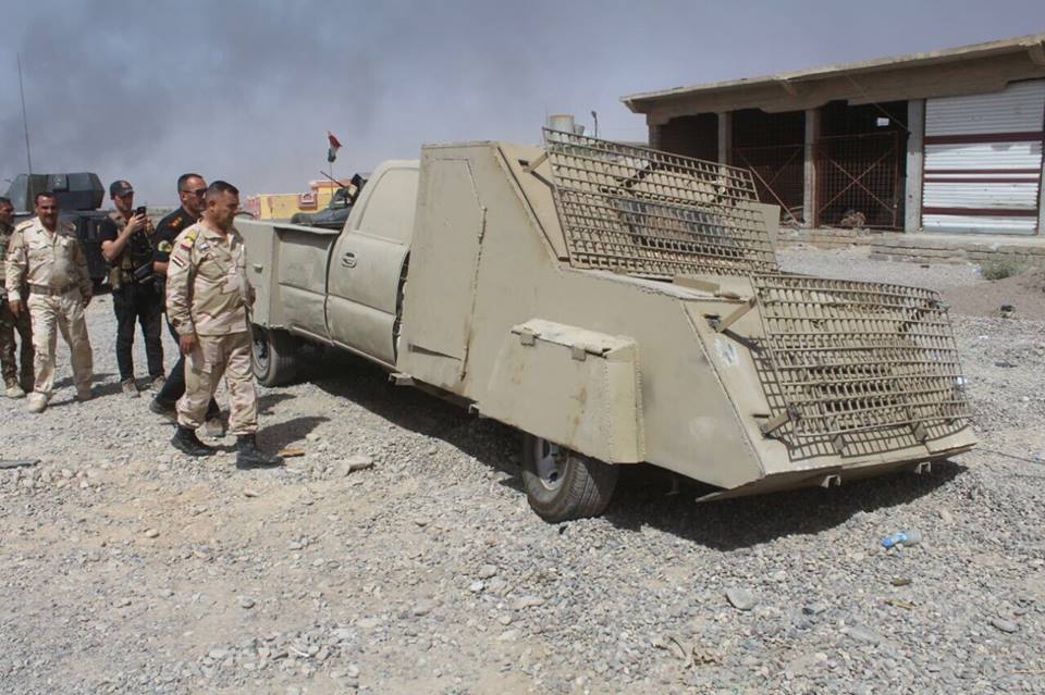 بالصور.. القوات العراقية تواصل تطهير قرى القيارة