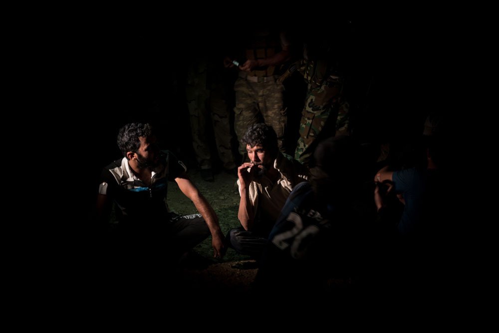 .. البيشمركة تستقبل 21 هاربا من داعش جنوب الموصل