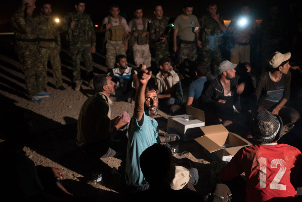 .. البيشمركة تستقبل 21 هاربا من داعش جنوب الموصل