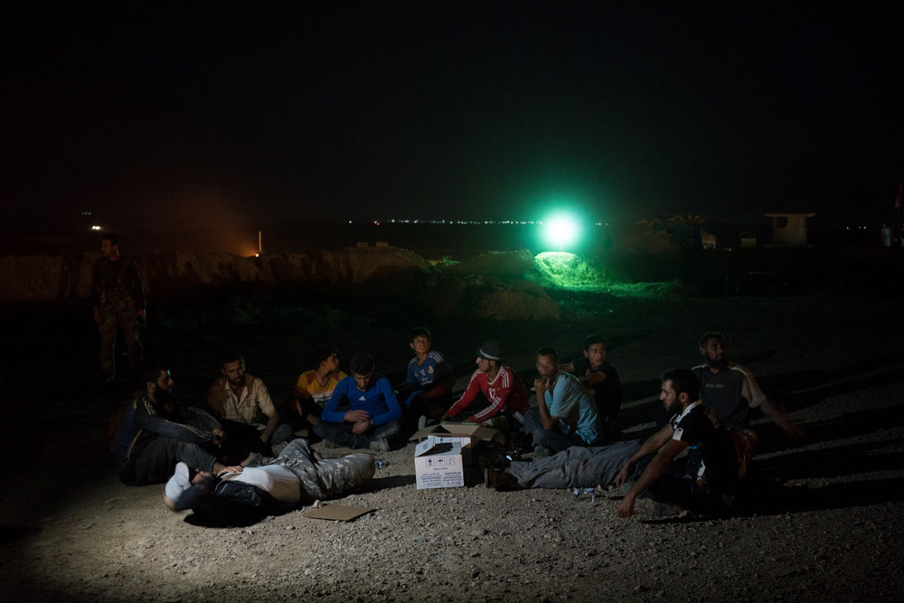 .. البيشمركة تستقبل 21 هاربا من داعش جنوب الموصل