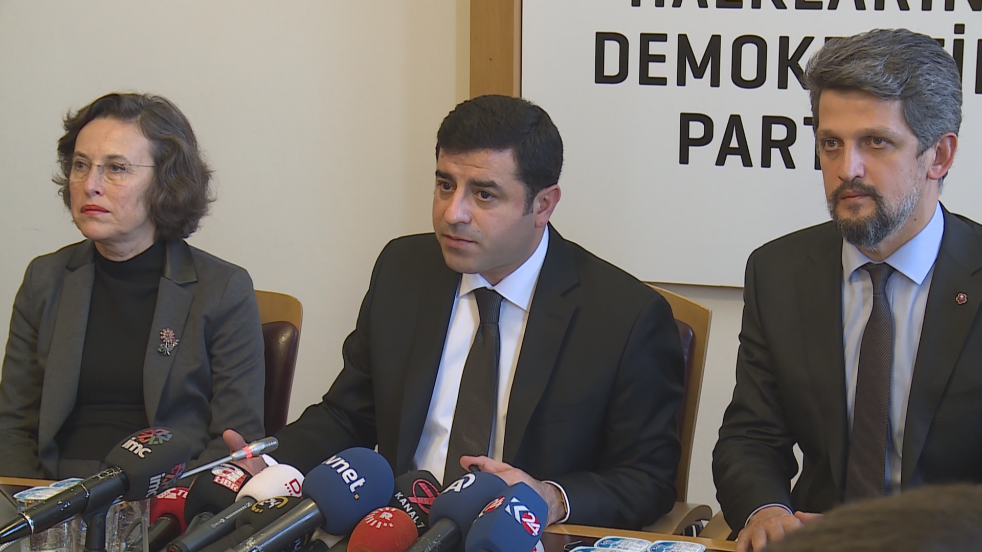 HDP, endaman dide Komîsyona  Lihevkirina Destûra 