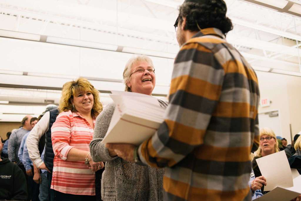 Bi wêne û Vîdyû, Kurdek ê mastfiroş li Emerîkayê