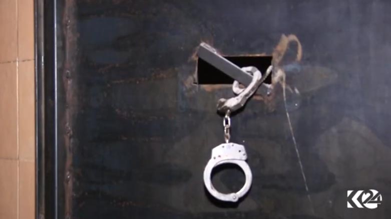 Kurdistan24 dîmen ên zîndan ên Daişê li Minbicê belav dike