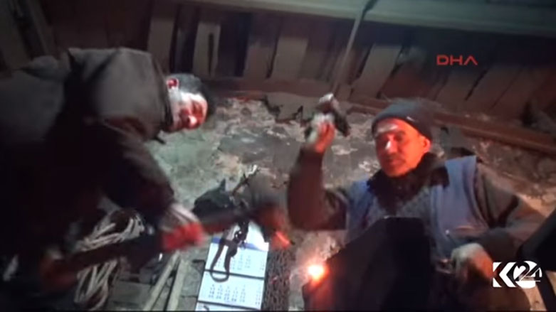 62 ساڵه‌ ئاسنگه‌ره‌ و ئاسن ده‌كوتێته‌وه‌