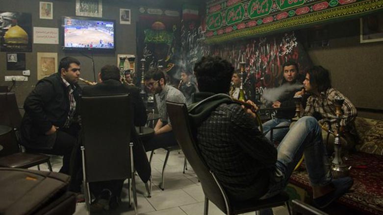 ئێران كافترياكانى نێرگەلە كێشان دادەخات